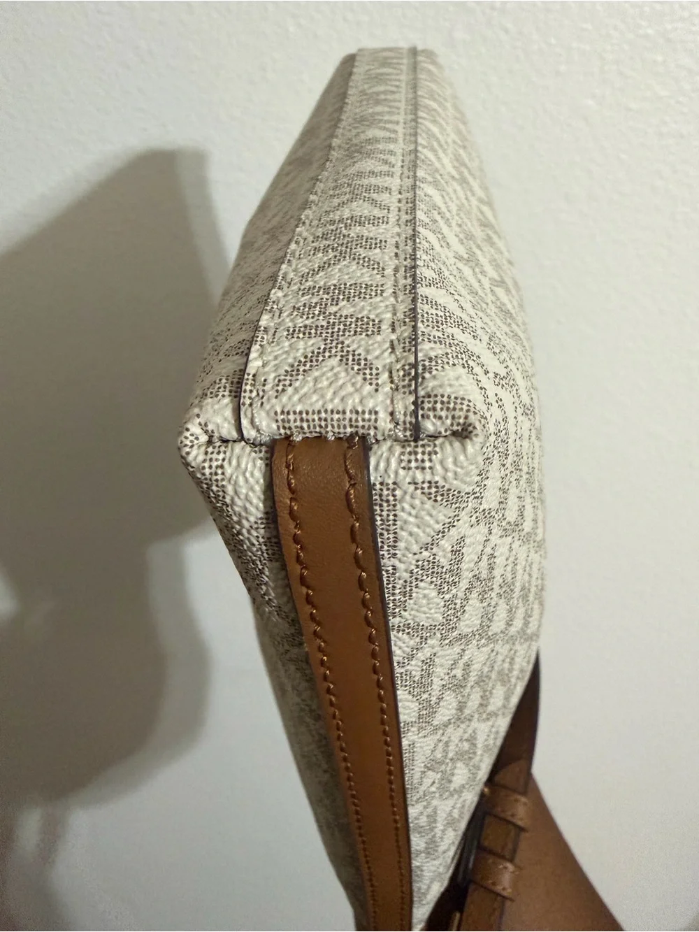 New Michael Kors Cream & Tan Crossbody